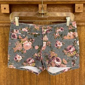 Masoi | Gray shorts w/ pink floral print, size 7